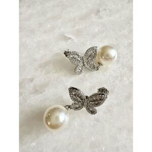 Cubic zirconia butterfly pearl drop earrings ￼